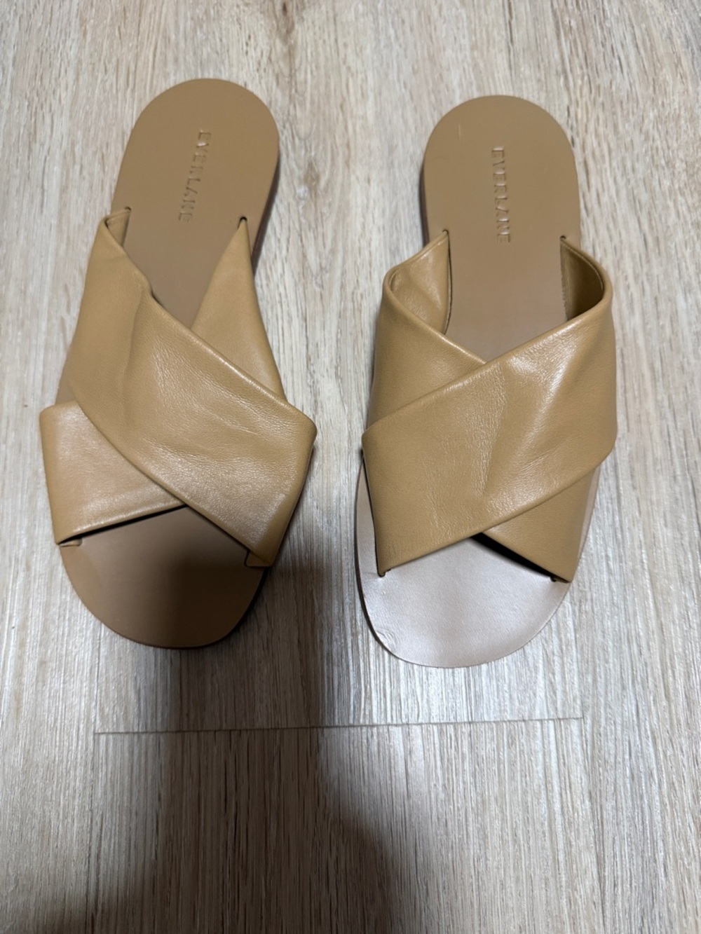 Everlane Crisscross Leather Slide Sandals in Tan